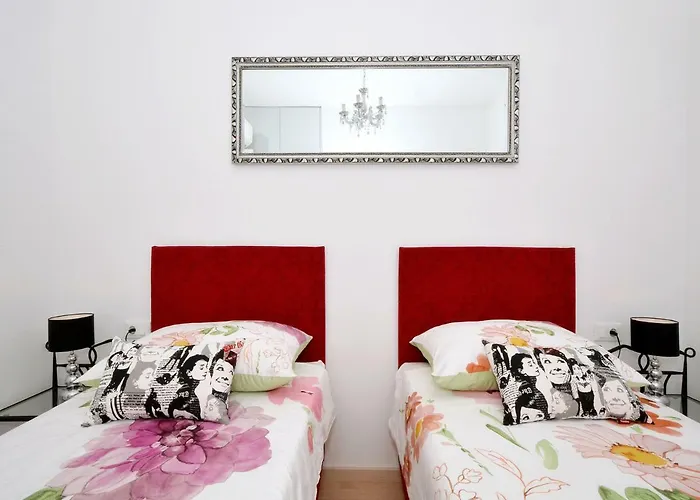 Luxury Marionik